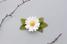 Load image into Gallery viewer, felt daisy