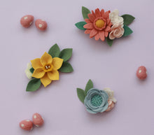 Load image into Gallery viewer, SPRING 2021 || Neutral Daisy Crown