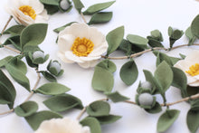 Load image into Gallery viewer, SPRING 2021 || Camellia Garland