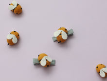 Load image into Gallery viewer, buzzy bee clip headband